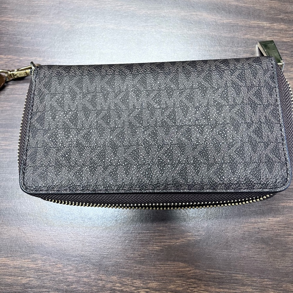 Michael Kors Wallet/Wristlet
